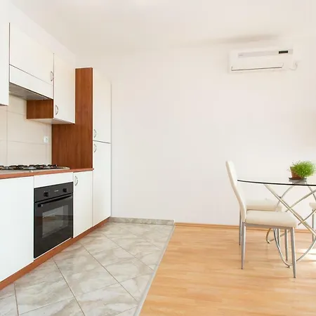 Adria Apartment *